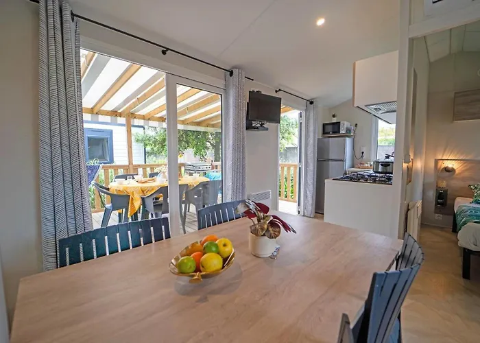 5 étoiles - Parc Aquatique - Eeiade Camping *