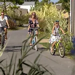 ZEcamping 5 étoiles 600m plage parc aquatique pet friendly sauna *