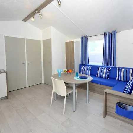 5 Etoiles - Parc Aquatique - Eeiade مكان تخييم *