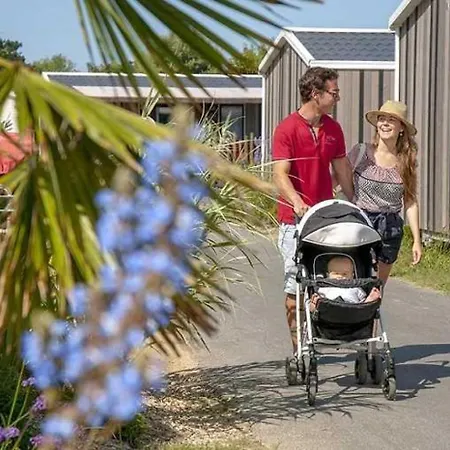 5 Etoiles - Parc Aquatique - Eeiade مكان تخييم بري سور مير