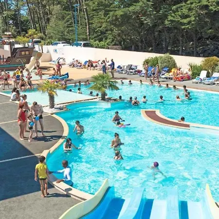 5 Etoiles - Parc Aquatique - Eeiade مكان تخييم