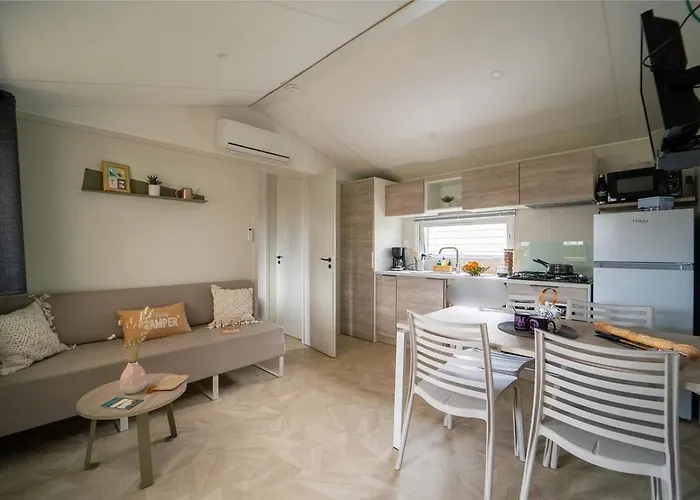 5 étoiles - Parc Aquatique - Eeiade Campeggio Brem-Sur-Mer